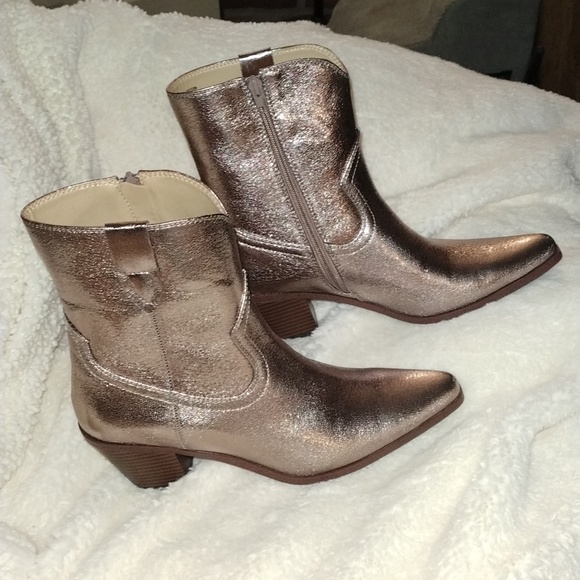 Colby Western Shoes - Colby western cowgirl boots. Sparkly rose gold